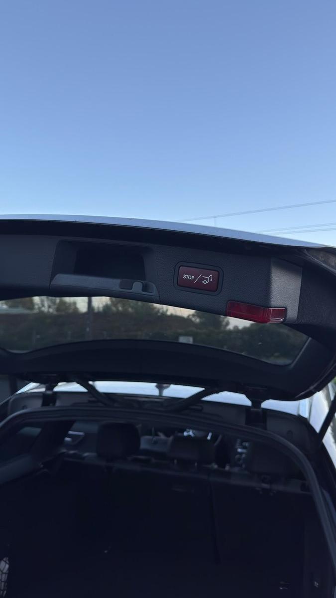 Mercedes-Benz C300 2011 — photo 11