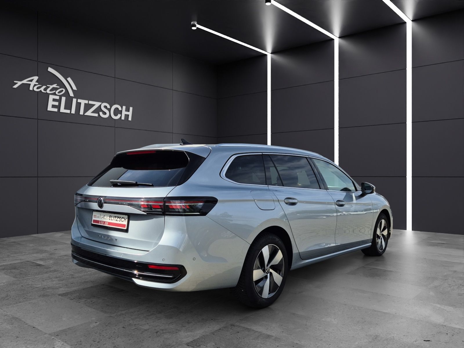 Fahrzeugabbildung Volkswagen Passat TDI Elegance DSG Matrix STH AHK Navi Pano