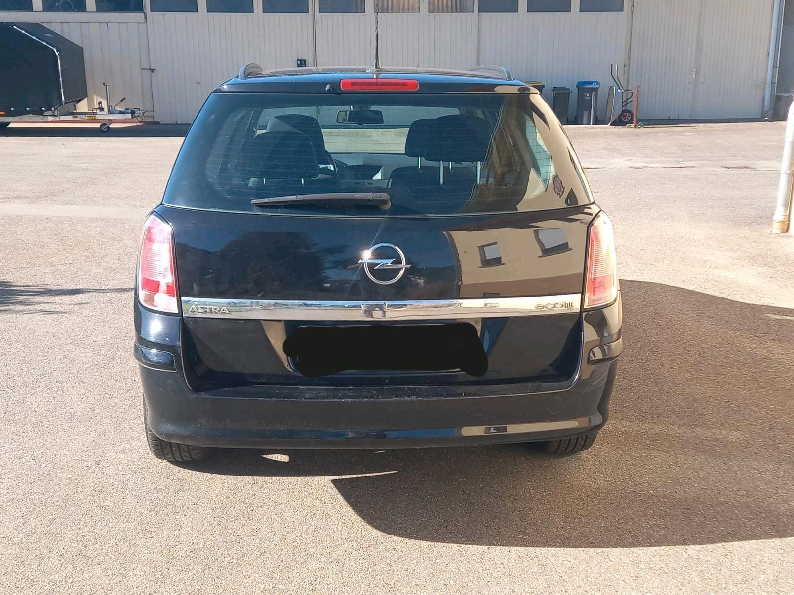 Opel Astra 2010 — photo 5