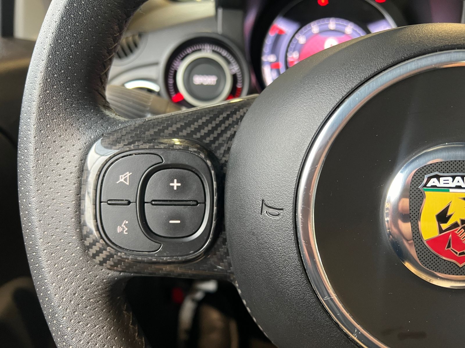 Fahrzeugabbildung Abarth 595 Competizione LEDER XENON NAVI ALU