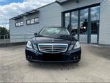 Mercedes-Benz E 250 BlueEFFICIENCY ELEGANCE ELEGANCE - Mercedes-Benz E 250: Blau