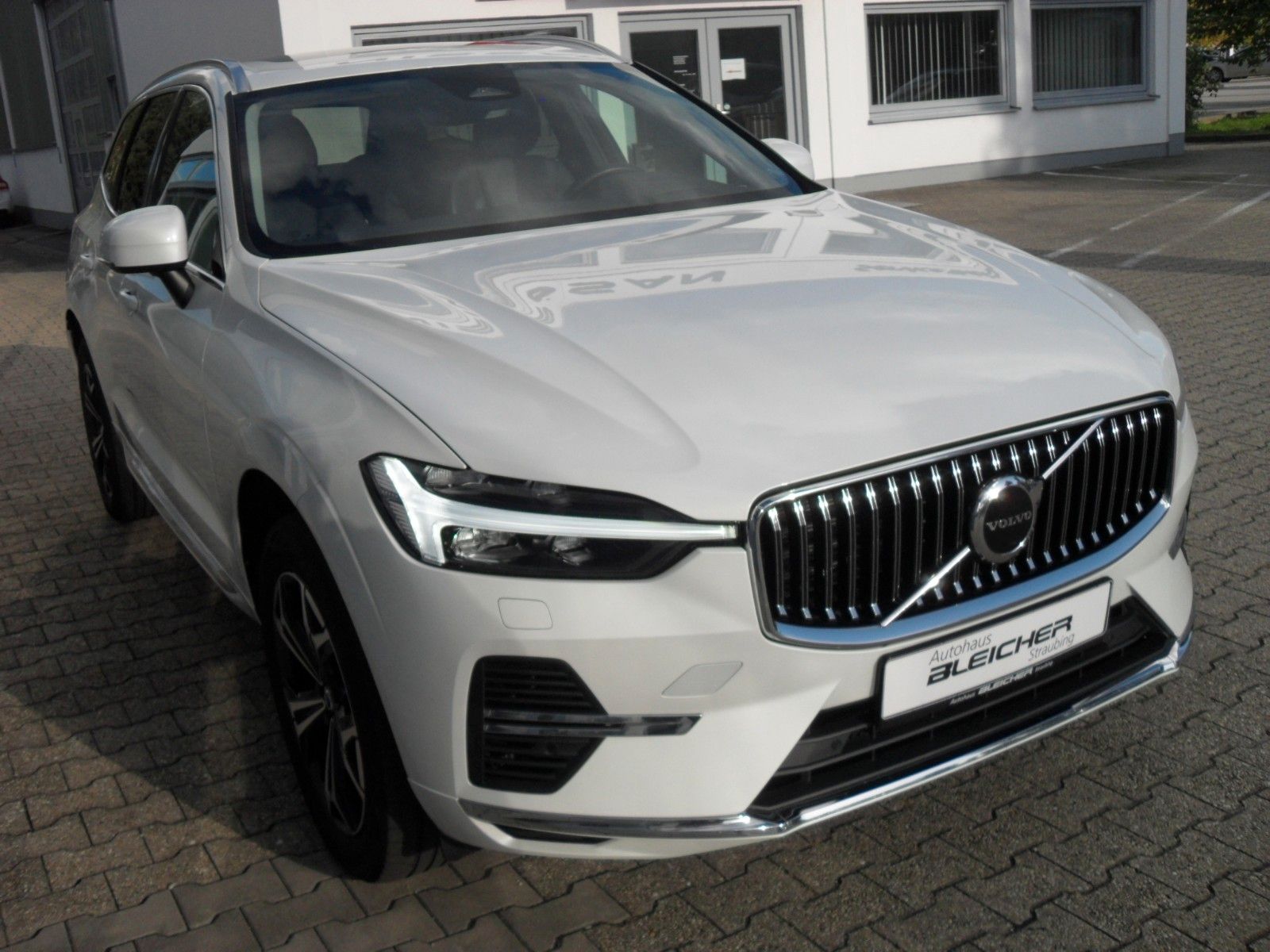 Fahrzeugabbildung Volvo XC60 T6  Inscription Expression