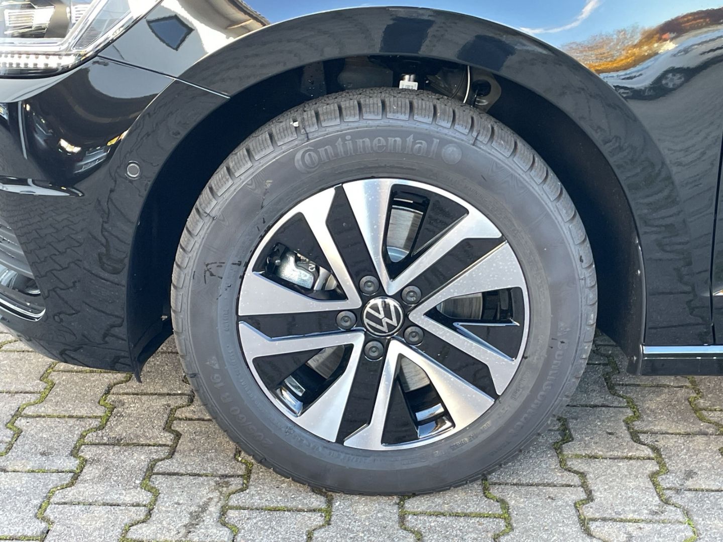 Touran ENERGY 1.5TSI DSG AHK/Kamera/ACC/Navi/LED