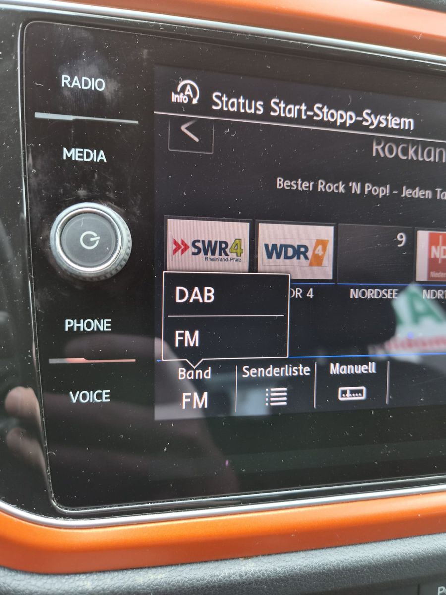 Fahrzeugabbildung Volkswagen T-Roc Style 4Motion / NAVI / GARANTIE