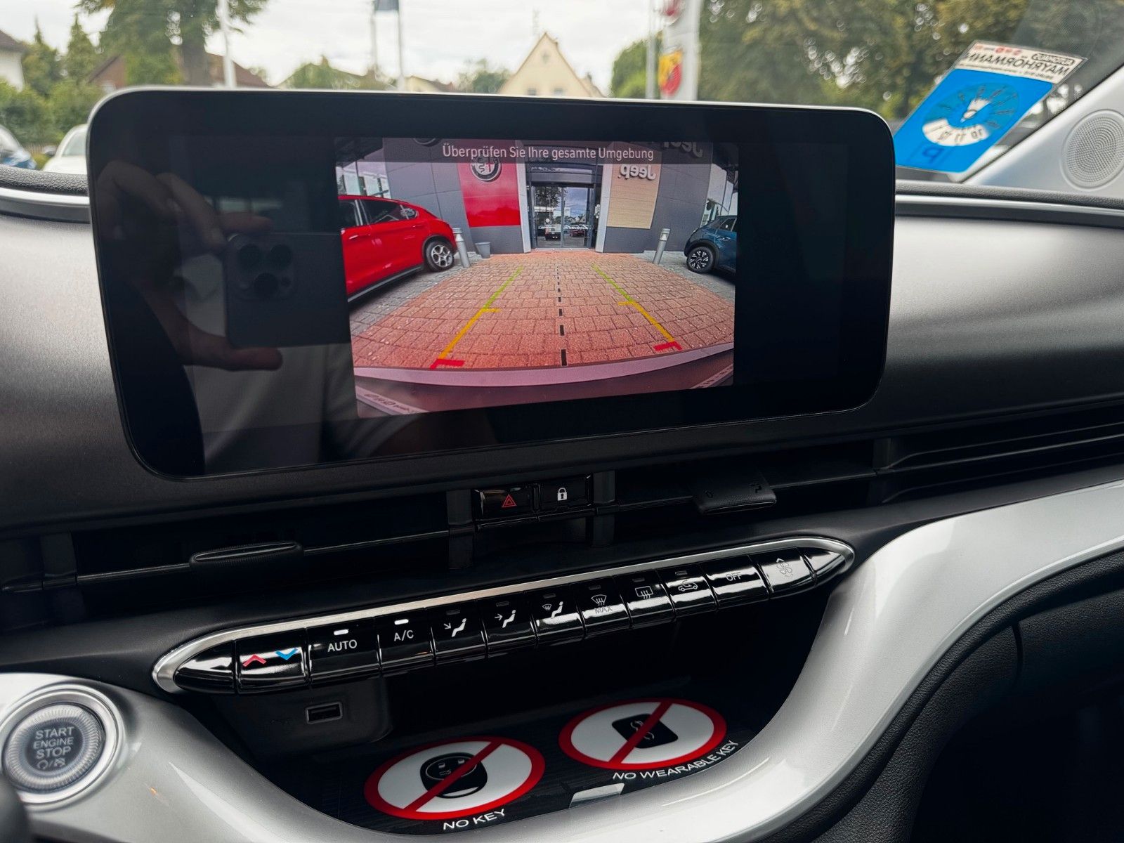 Fahrzeugabbildung Fiat 500e  3+1 Icon MATT NAVI KAMERA LED KLIMAAUT.