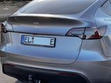 Tesla Model Y AWD Dual Motor *AHK* mit Garantie  - Tesla Model Y: Silber
