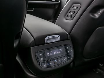Hyundai Ioniq 9 Spurhalteassistent Kamera Navi Pano.