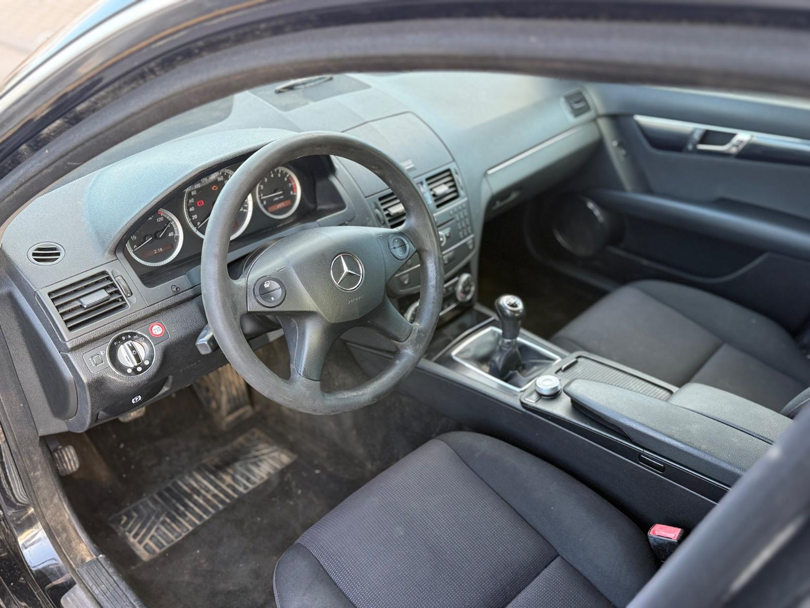 Mercedes-Benz C180 2009 — photo 6