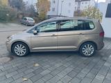 Volkswagen Touran Highline BMT/Start-Stopp PANO+AUTOMATIK - mit Benzin-Antrieb: Beige, mit Android Auto