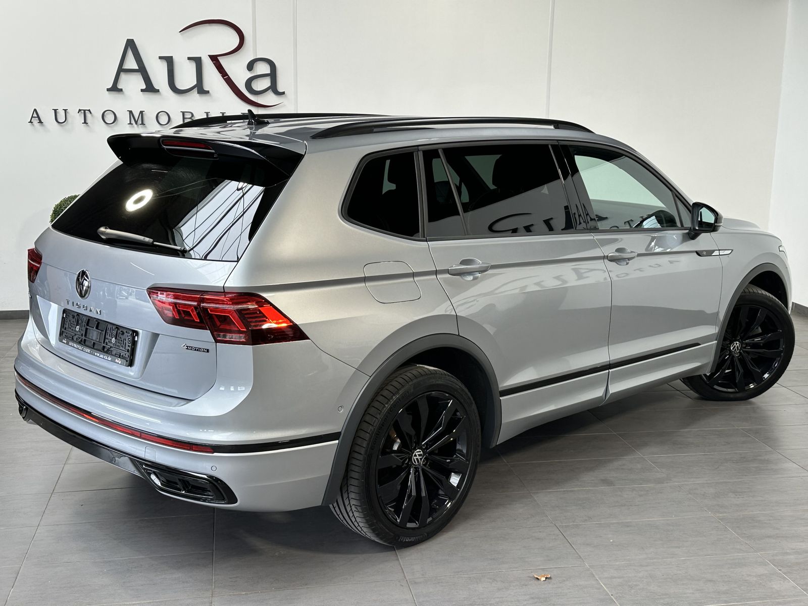 Fahrzeugabbildung Volkswagen Tiguan Allspace 4M R-Line Black NAV+LED+AHK+360°