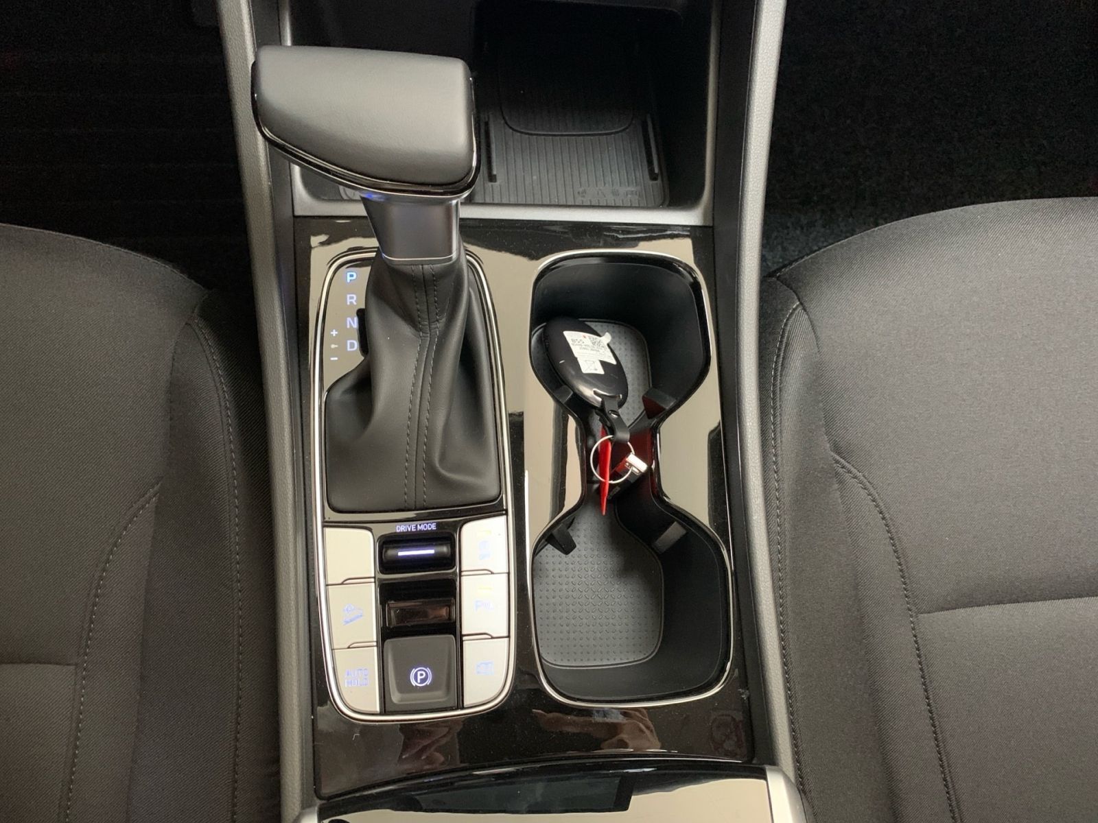 Fahrzeugabbildung Hyundai TUCSON 1.6 T-GDI 7-DCT Select Navi LED