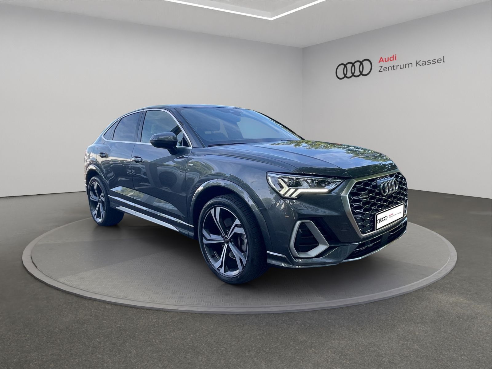 Audi Q3 SB 45 TFSI qu. S line Matrix SONOS AHK 360° foto 8