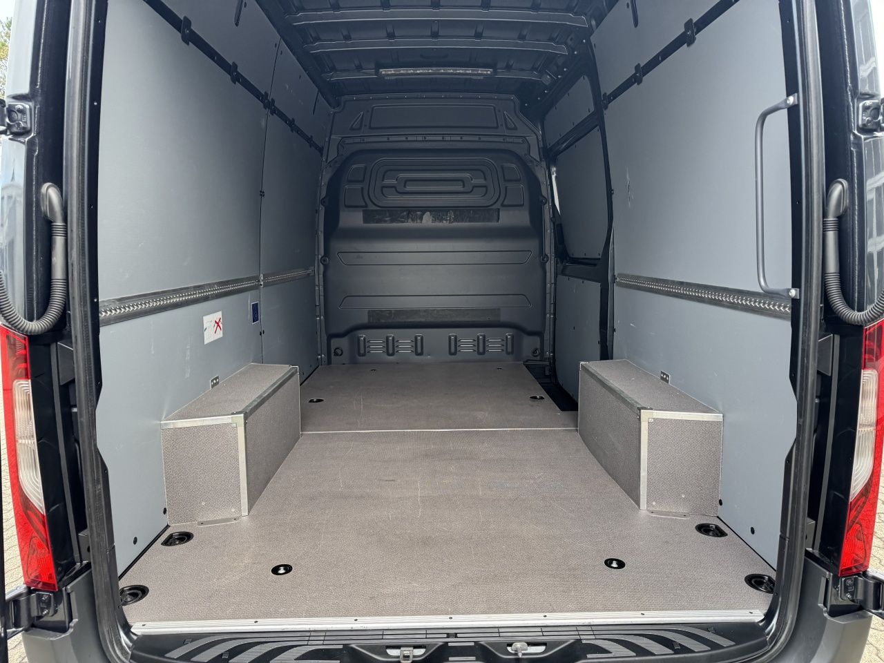 Fahrzeugabbildung Mercedes-Benz Sprinter 319CDI KA 4x4 L2H2 KlimaLED*CAM*AHK2.8T