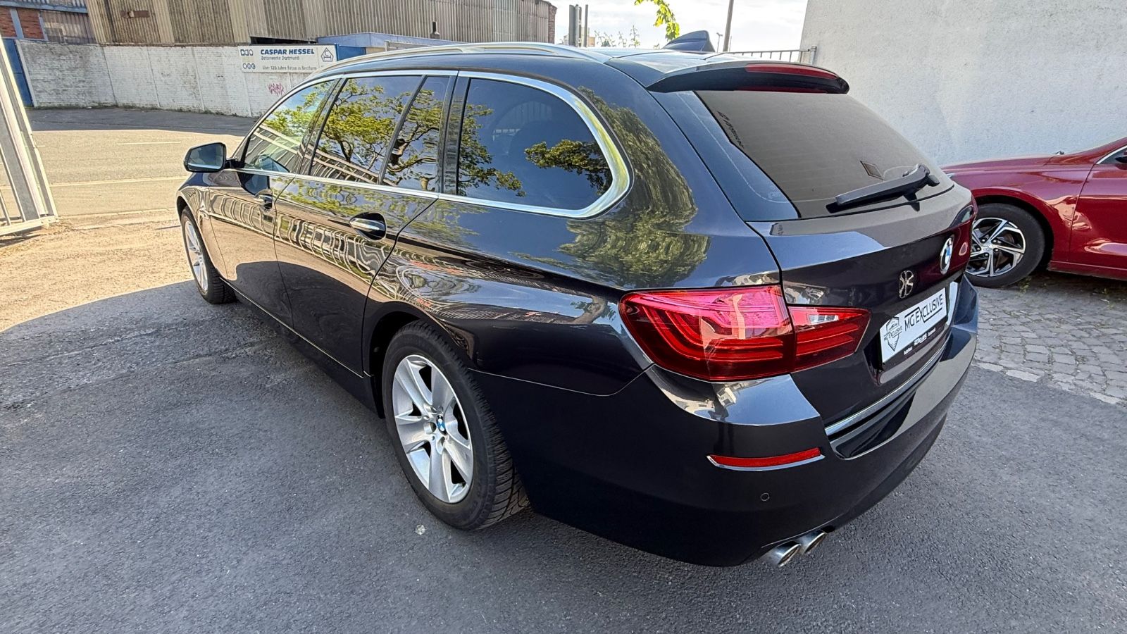 Fahrzeugabbildung BMW Luxury Touring 530 d xDrive