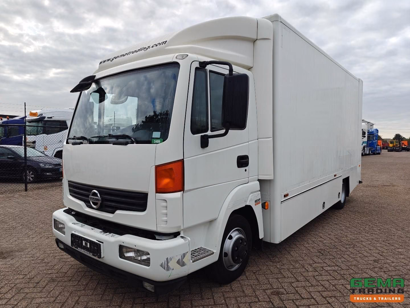 Nissan Atleon 4x2 Tageskabine Euro 5 - 8 t - Kastenaufb