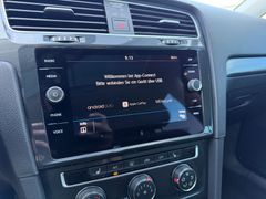 Fahrzeugabbildung Volkswagen Golf VII Lim 1.6 TDI Comfortline *ACC*SHZ*PANO*