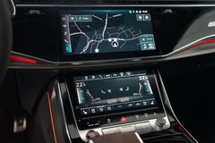 AUDI RSQ8 | HuD | Keramik | Pano | 305 km/h | 23" AUDI RSQ8 | HuD | Keramik | Pano | 305 km/h | 23"