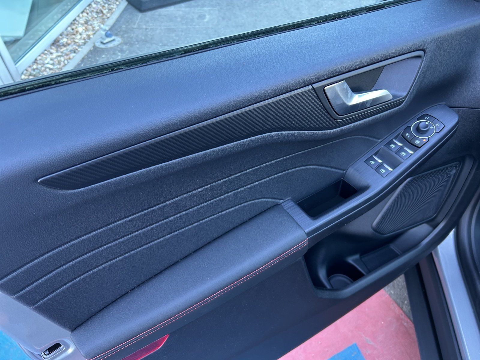 Fahrzeugabbildung Ford Kuga ST-Line FHEV Winter P. LM 19Z 360 Kamera