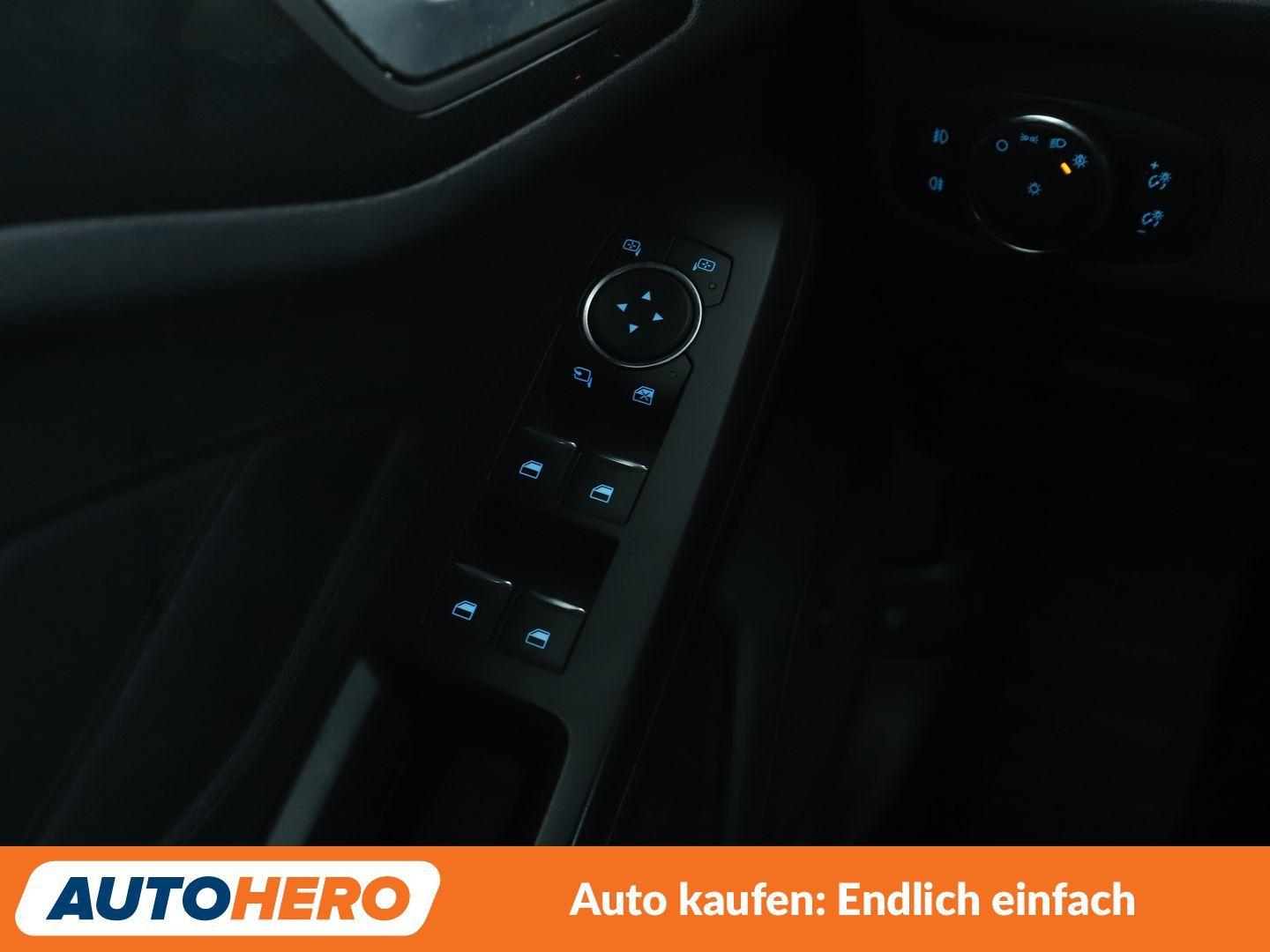 Ford Focus 1.0 EcoBoost ST-Line*NAVI*LED*SPUR*PDC*SHZ
