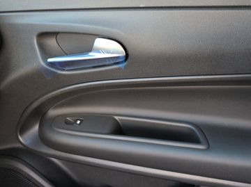 Jeep Avenger 1.2 Altitude LED+ACC+PDC+SpurH+AUT