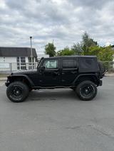 Jeep Wrangler  2.8 CRD Unlimited Sahara Autom.  - Jeep Wrangler in Braunschweig