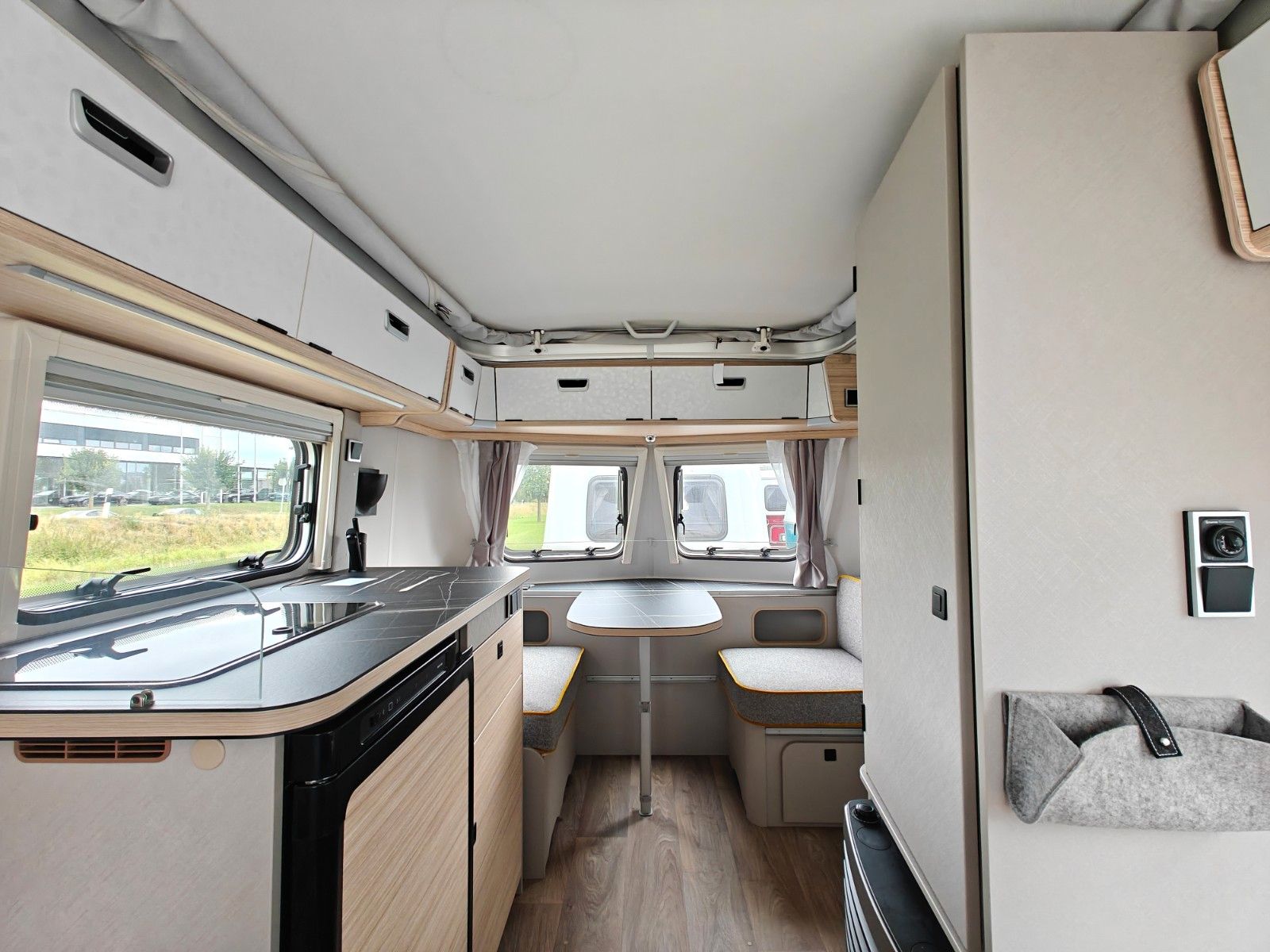 Fahrzeugabbildung HYMER / ERIBA / HYMERCAR Touring 310 Nugget Gold - SALE! -
