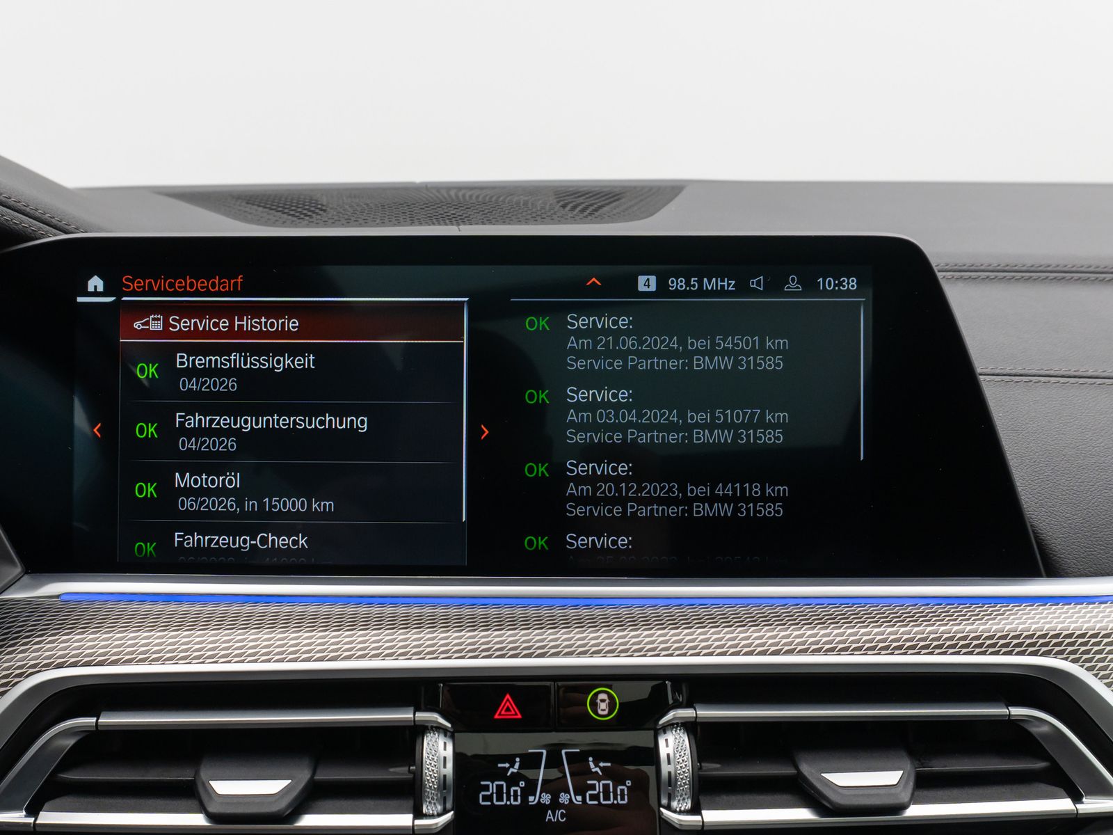 Fahrzeugabbildung BMW X5 M50i Panorama 360° DAB H/K AHK Komfort 22Zoll