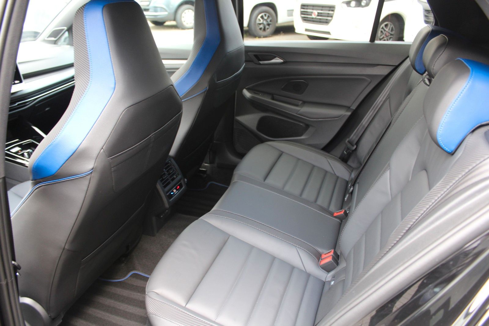 Volkswagen Golf R VIII Lim. 2.0 TSI 4Motion Black Edition foto 14