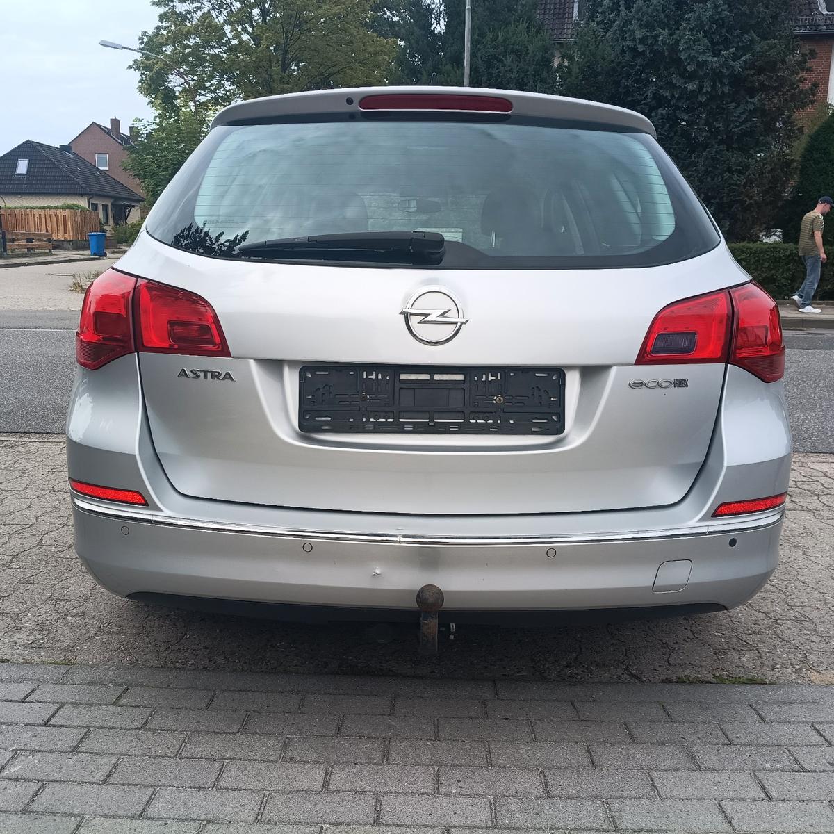 Opel Astra 2014 — photo 7
