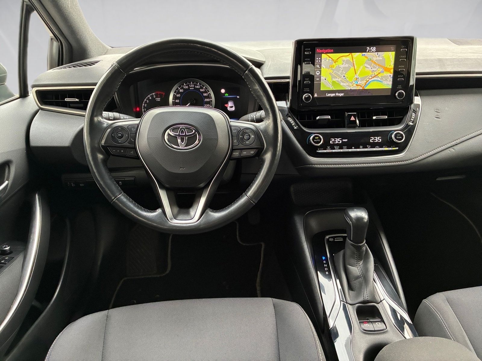 Fahrzeugabbildung Toyota Corolla 1.8 Comfort KAMERA NAVI LED ACC LM