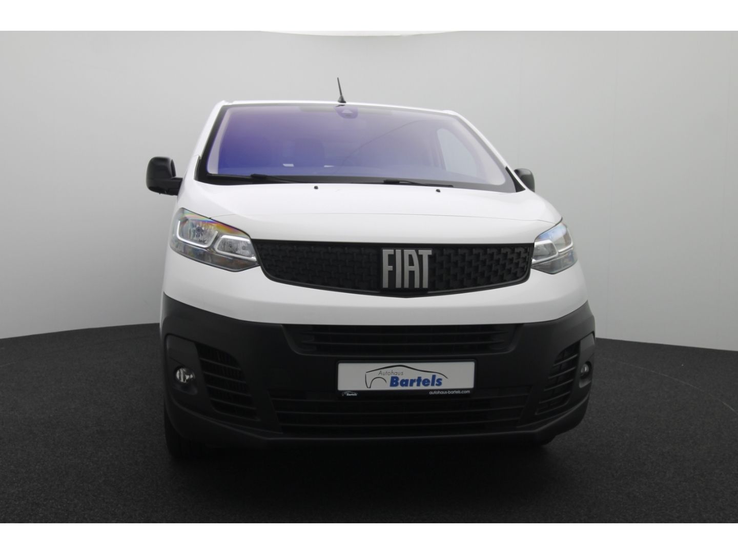 Fahrzeugabbildung Fiat Scudo L3 SX Automatik, AHK, Navi, Kamera,