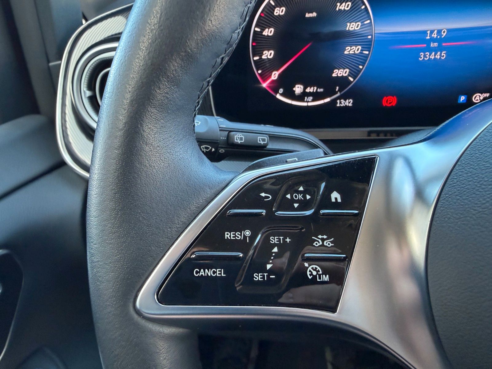Fahrzeugabbildung Mercedes-Benz V 220 d STYLE DISTRONIC AHK2,5to 360Kamera