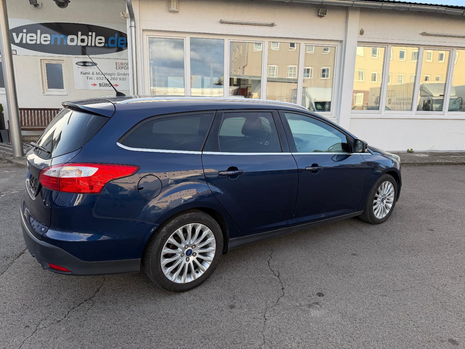 Ford Focus 2011 — photo 15