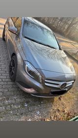Mercedes-Benz A 200Standheizung TÜVneu - Mercedes-Benz A 200 mit Diesel-Antrieb: Limousine