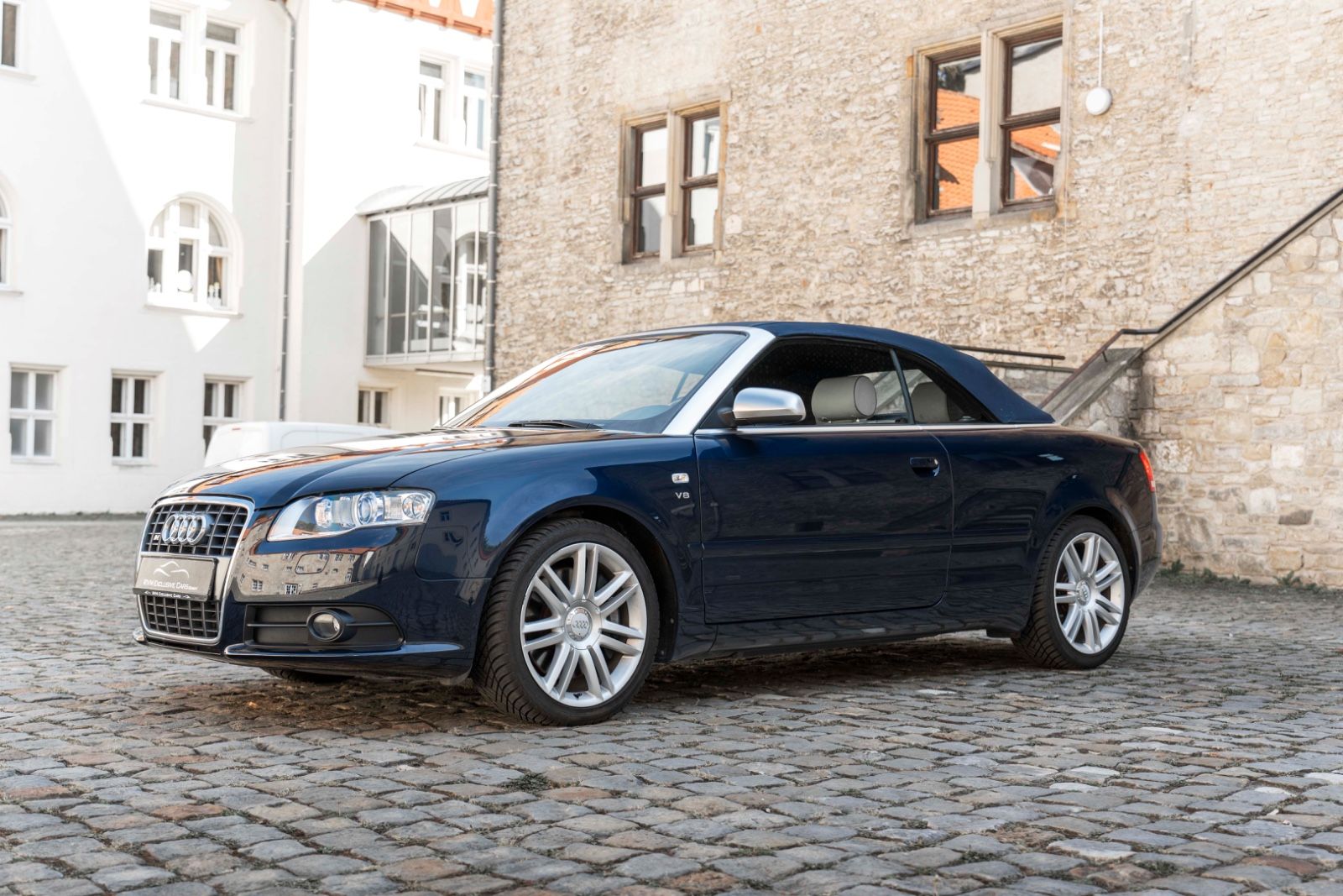 Fahrzeugabbildung Audi S4 Cabriolet 4.2 quattro TEMPOMAT M+S LEDER