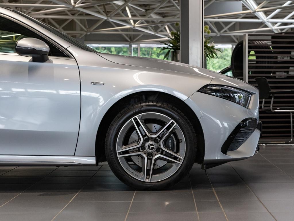 Mercedes-Benz A 250 e , AMG KAMERA SPUR STANDH PDC SHZ