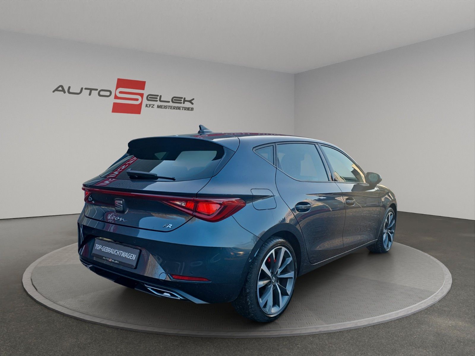 Fahrzeugabbildung SEAT Leon FR Sports LED+NAV+APP+ACC