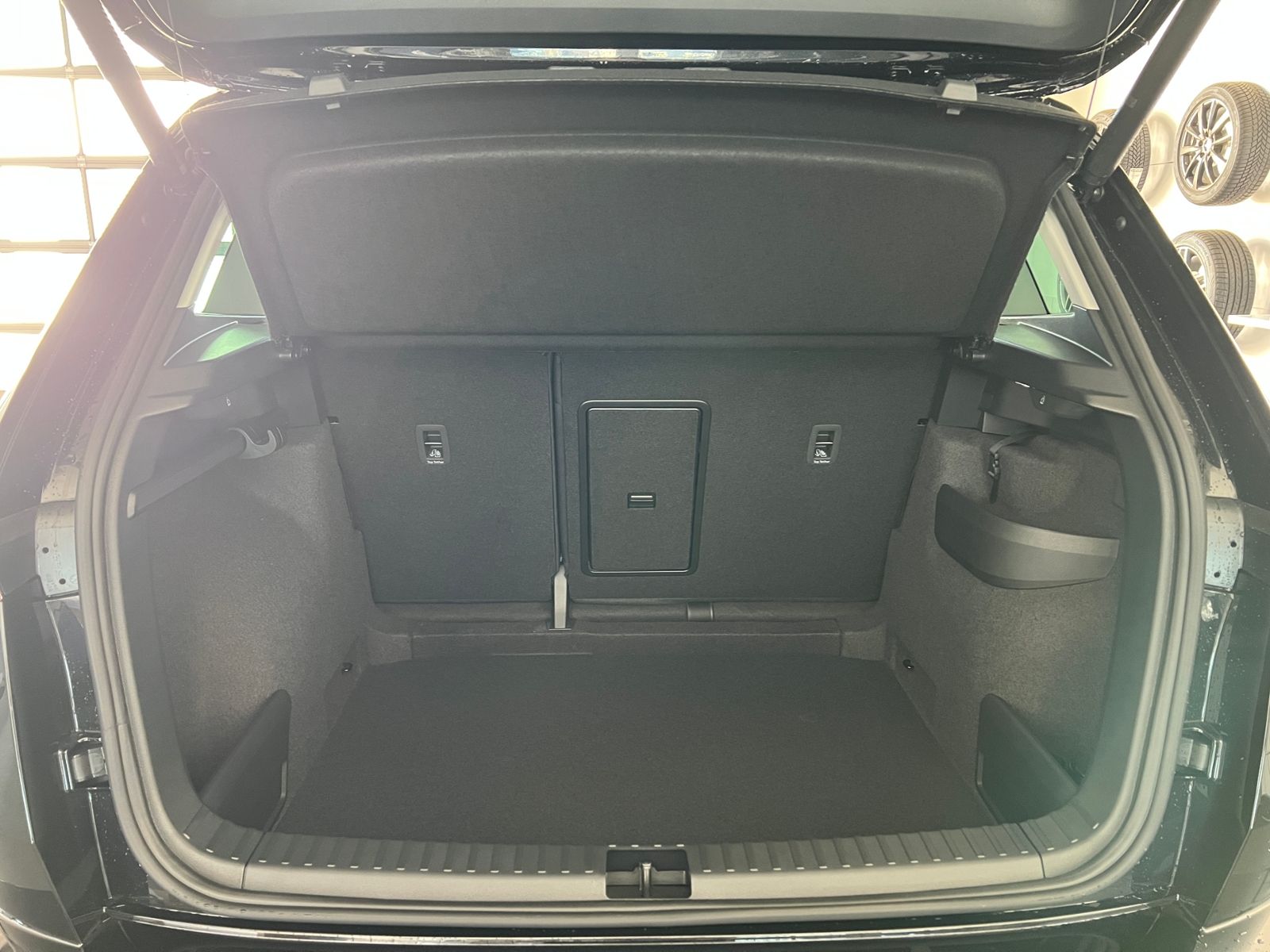 Fahrzeugabbildung SKODA Karoq DRIVE 1.5 TSI DSG *AHK, ACC, LED, Virtual