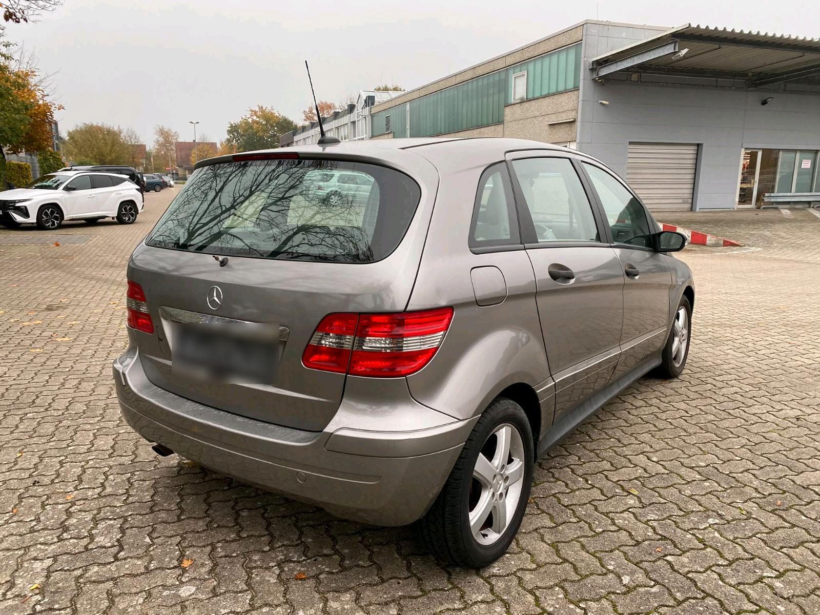 Mercedes-Benz  2006 — photo 14