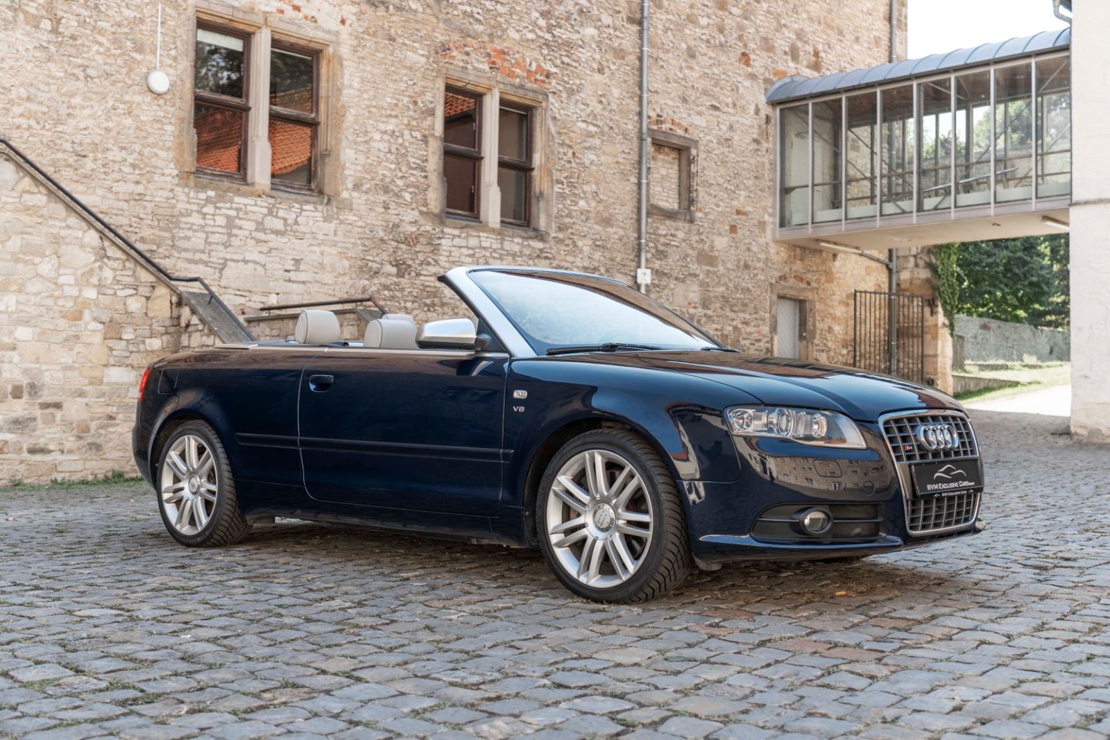 Fahrzeugabbildung Audi S4 Cabriolet 4.2 quattro TEMPOMAT M+S LEDER