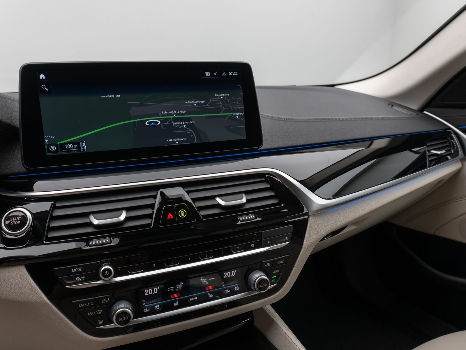 Fahrzeugabbildung BMW 530e xD Luxury Line KameraHUD DAB HiFi Komfort