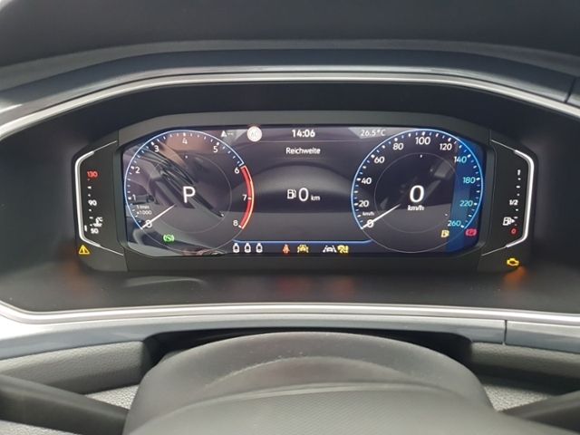 Fahrzeugabbildung Volkswagen T-Roc 1.5 TSI DSG Style LED-PLUS NAVI AHK RFK GJ