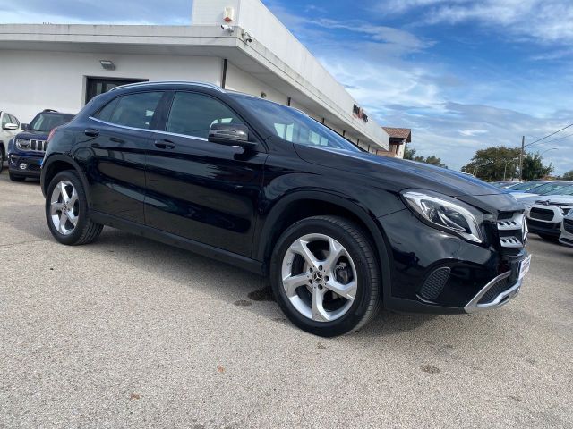 MERCEDES-BENZ Mercedes-benz GLA 200 d Automatic 4Matic Sport 1