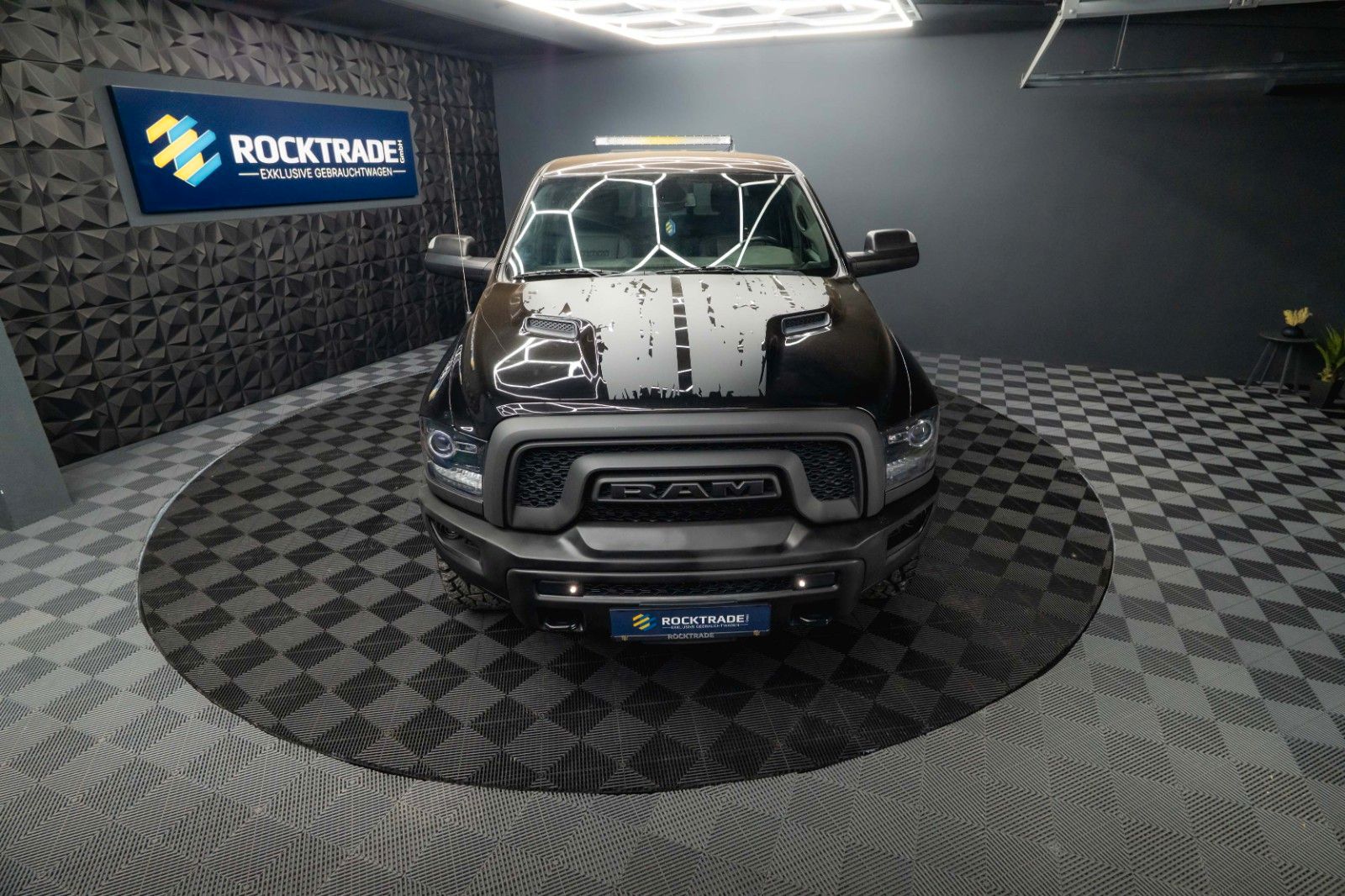 Fahrzeugabbildung Dodge RAM 5.7 V8 HEMI 4x4 Sport OFFROAD Night WARLOCK