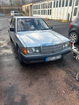 Mercedes-Benz Mercedes Benz 190 D 2,5 l 5 Zylinder - Mercedes-Benz 190 mit Diesel-Antrieb: Limousine, 2.5