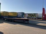 Krone Mega Liner Plateau mit Containerverriegelungen S