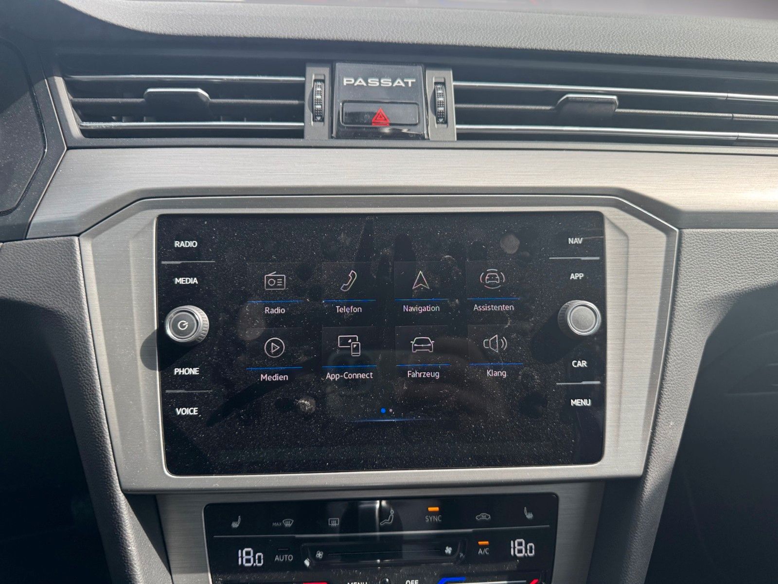 Fahrzeugabbildung Volkswagen Passat Variant 1.5 TSI