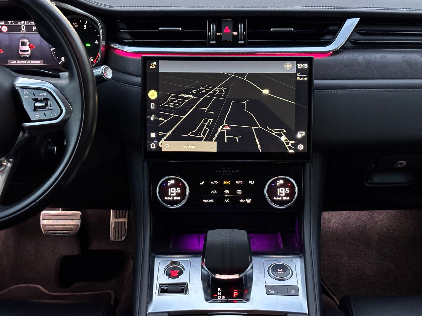 Fahrzeugabbildung Jaguar F-PACE SE AWD/D300KA;ERA/MASSAGE/APPLE/NAVI/KAM