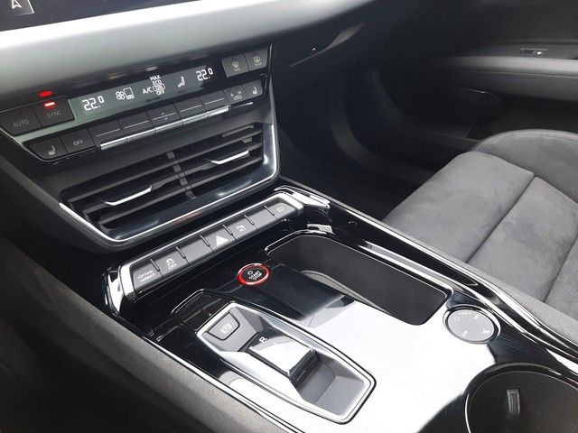 Fahrzeugabbildung Audi e-tron GT quattro Pano B&O Stdhz. Laser HeadUP
