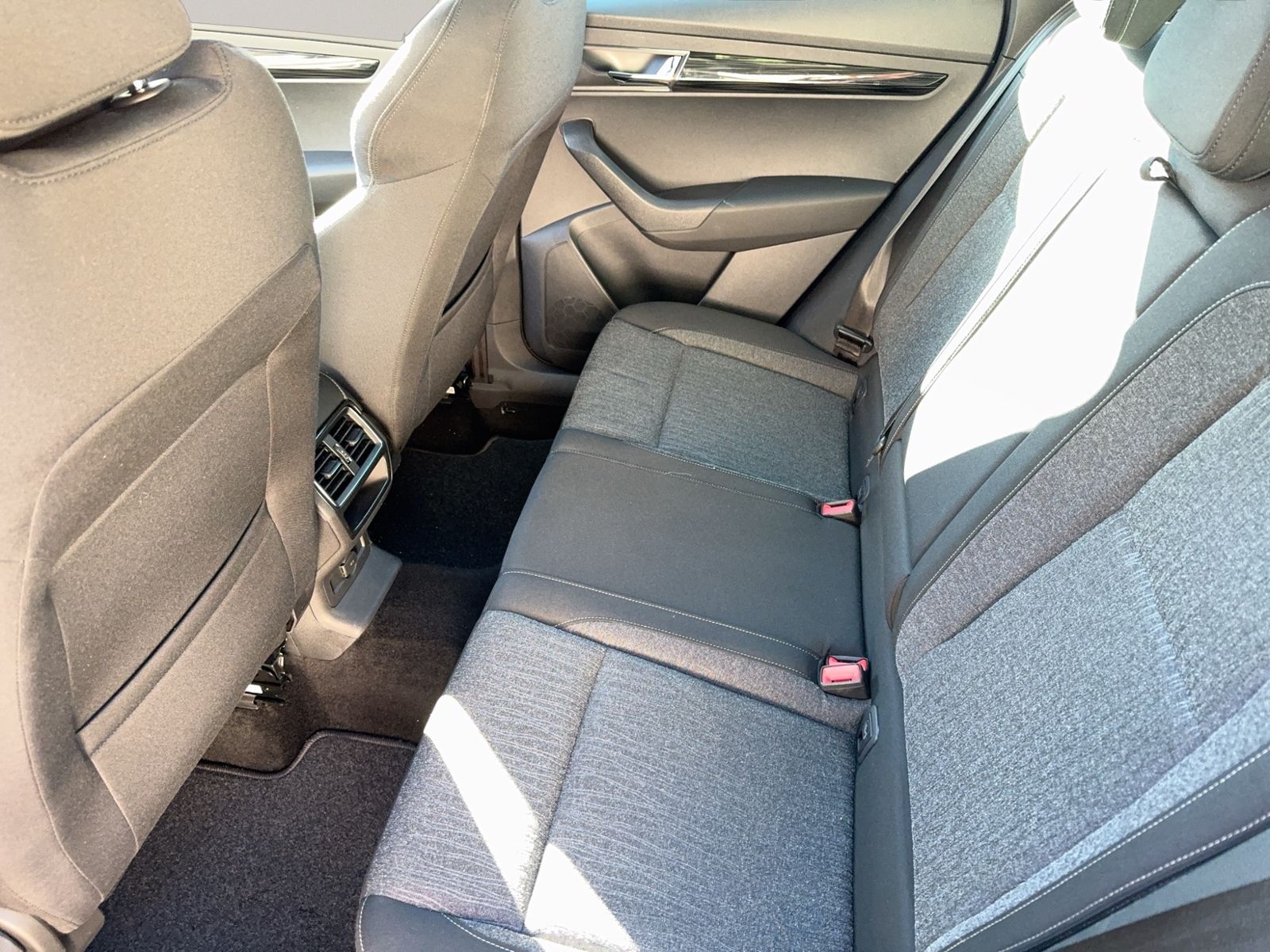 Karoq Style 4x4 2.0 TDI, Pano, LED, Business Amu